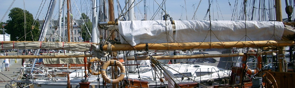 Segelboote im Hafen von Laboe